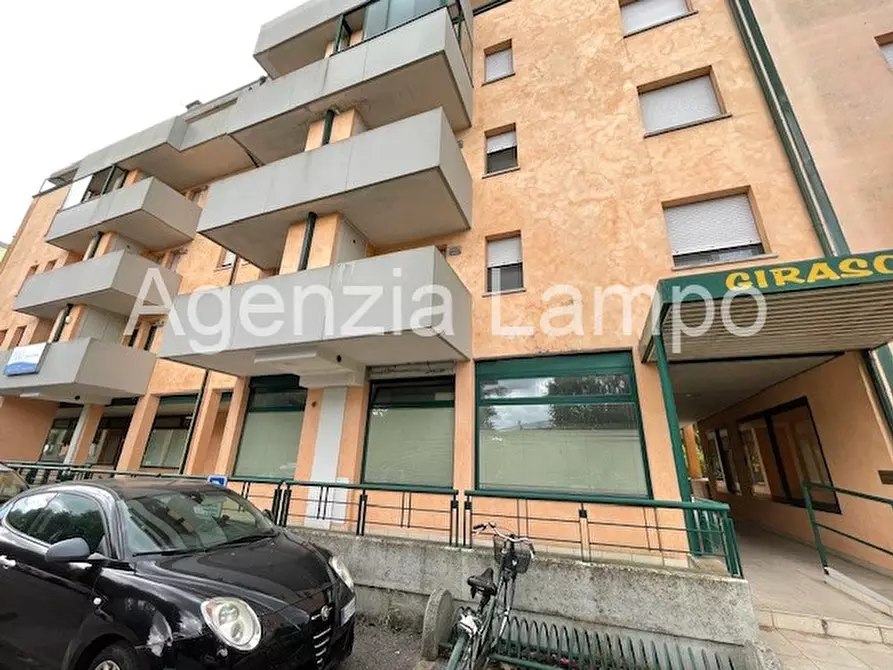 Immagine 1 di Negozio in vendita  in Via Liguria a Portogruaro