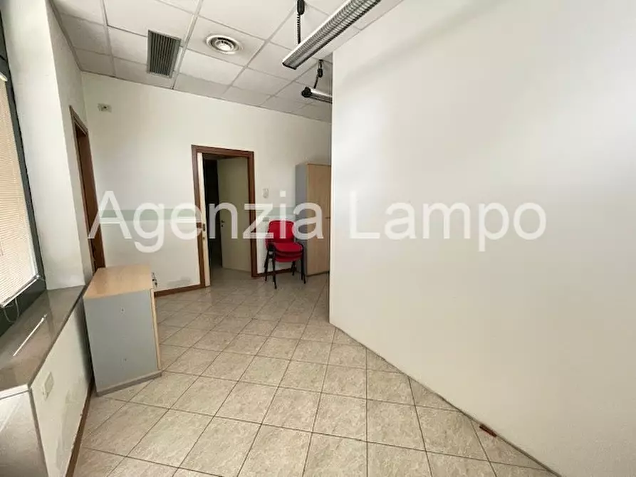 Immagine 4 di Negozio in vendita  in Via Liguria a Portogruaro