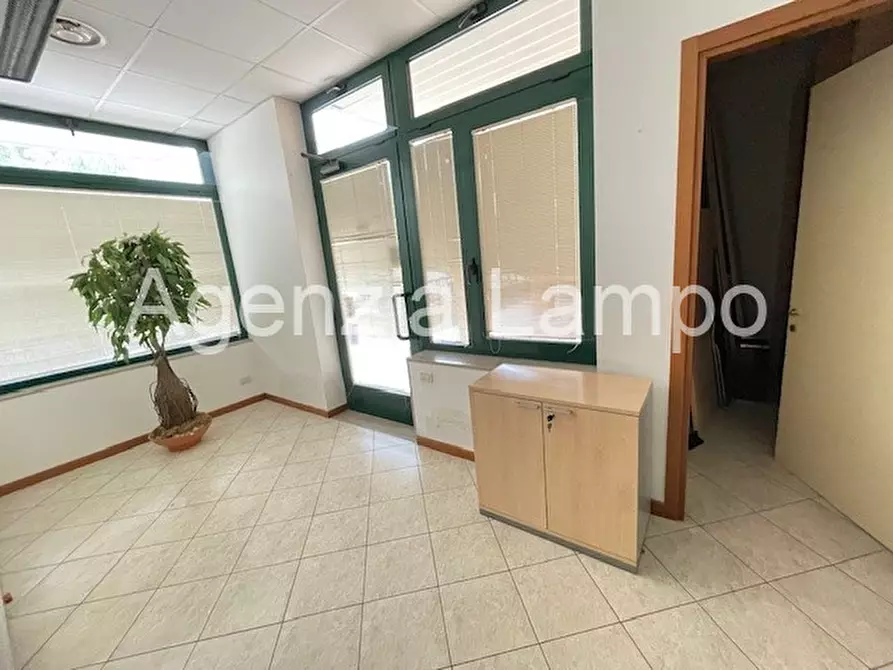 Immagine 5 di Negozio in vendita  in Via Liguria a Portogruaro