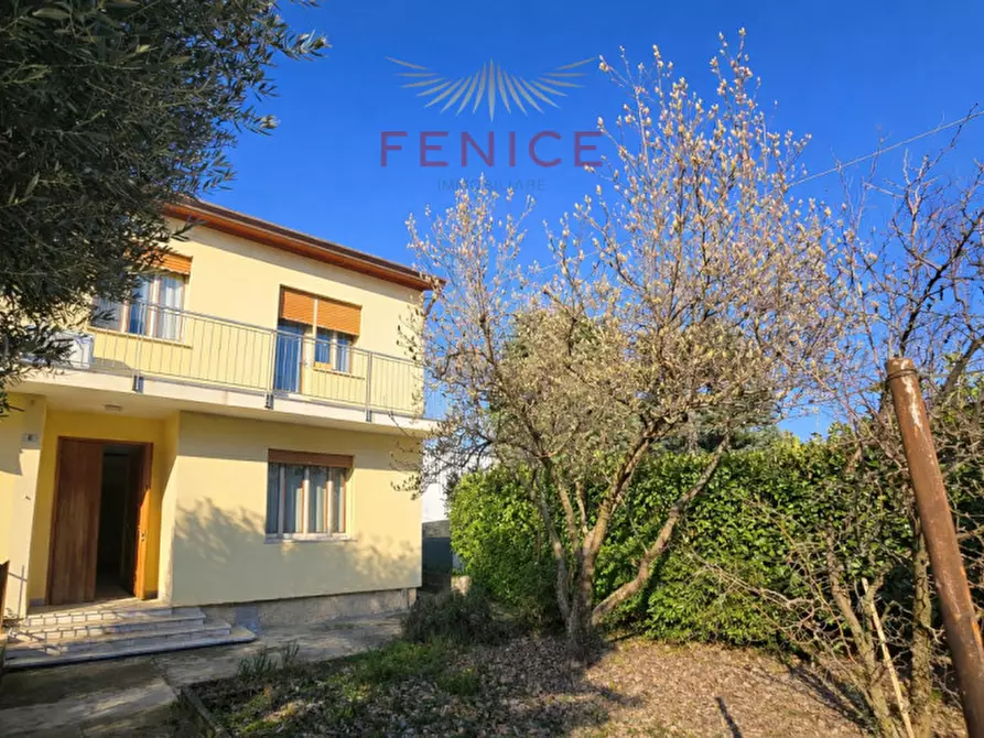 Immagine 1 di Casa bifamiliare in vendita  in Via Sansovino Jacopo a Montebelluna