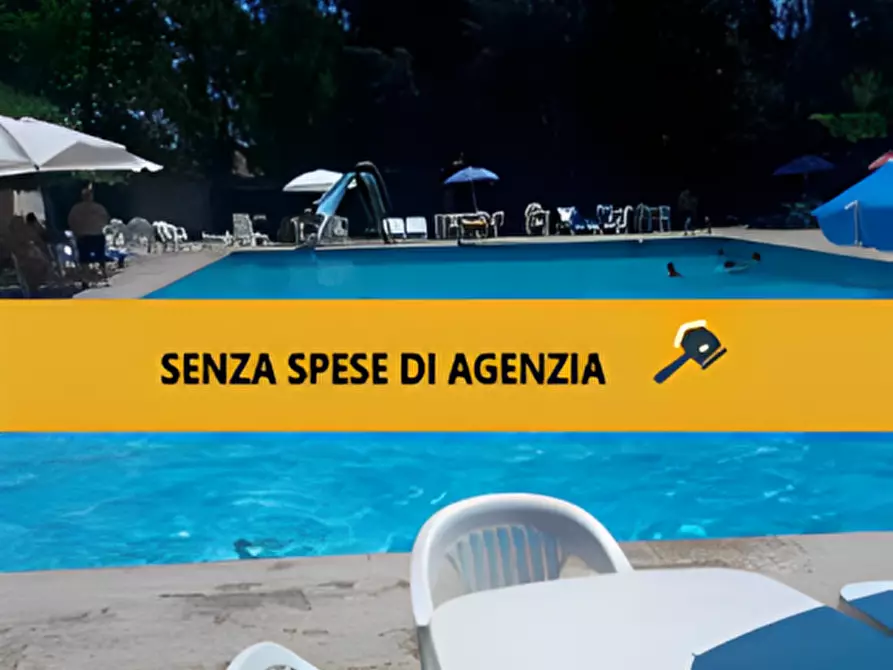 Immagine 1 di Attività commerciale in vendita  in VIa Lucrezio, 9 a Genzano Di Roma