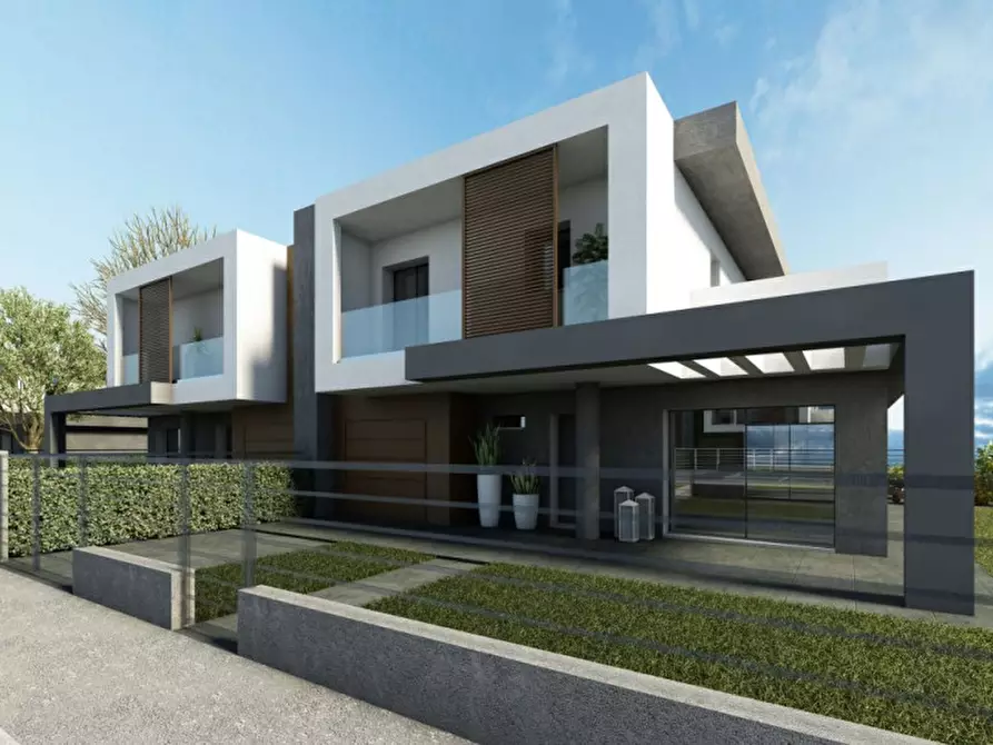 Immagine 1 di Casa bifamiliare in vendita  in Via Francesco Petrarca a San Donà Di Piave