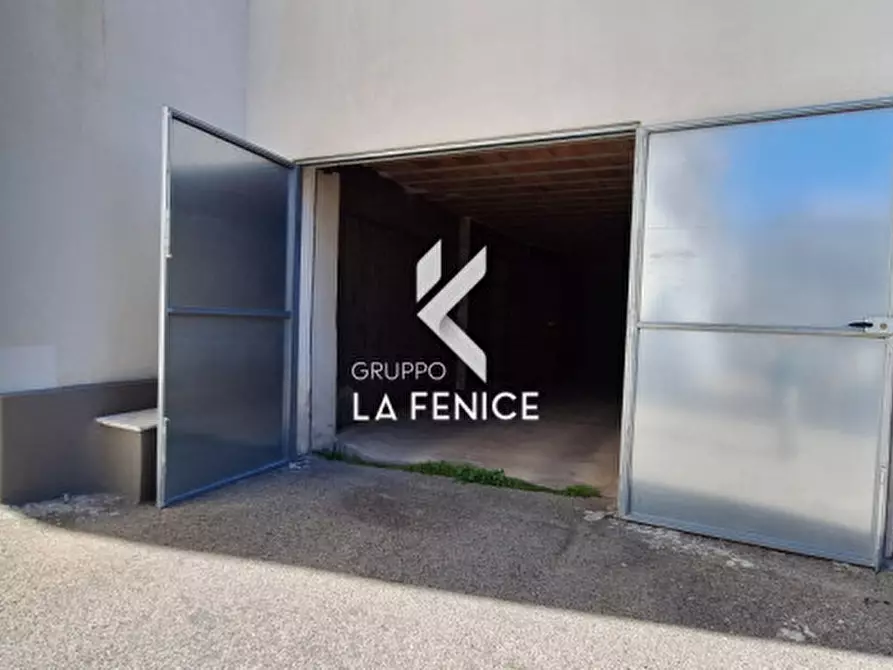 Immagine 35 di Appartamento in vendita  in via Gorizia a Locorotondo