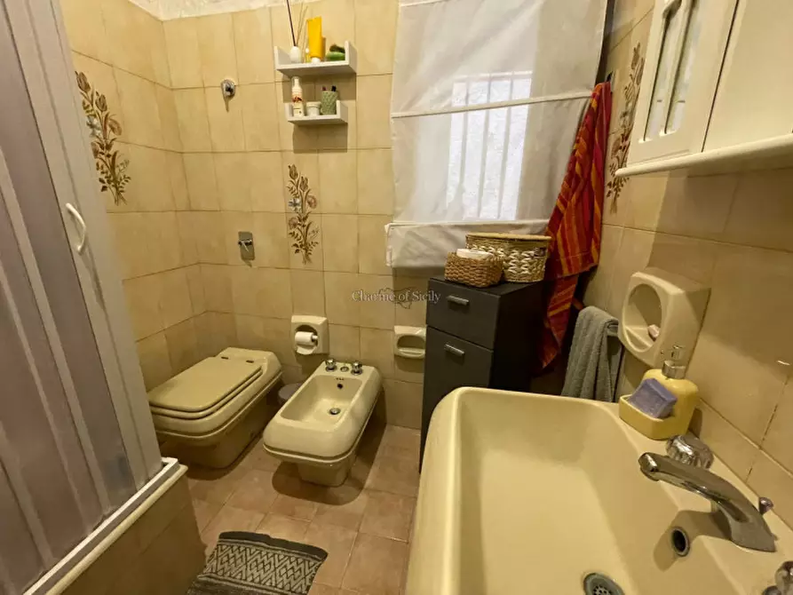 Immagine 24 di Appartamento in vendita  in Via Tirella a Modica