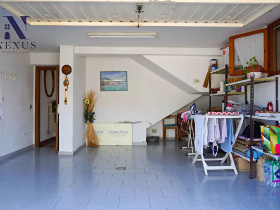 Immagine 17 di Appartamento in vendita  a Fano