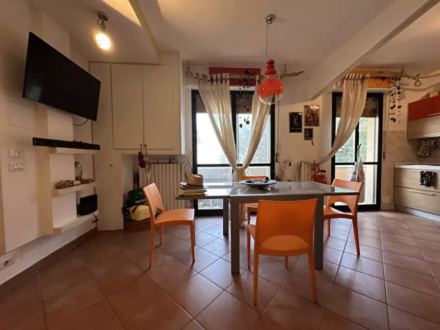 Immagine 2 di Appartamento in vendita  a Mondolfo