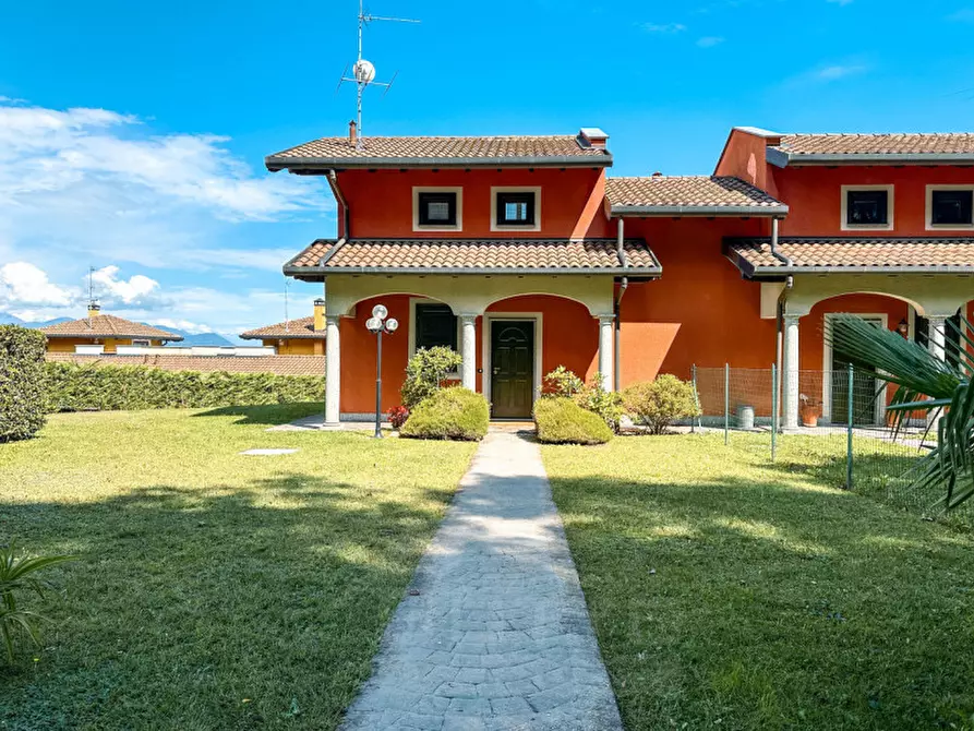 Immagine 1 di Villetta a schiera in vendita  in Via Tassera 7 a Stresa