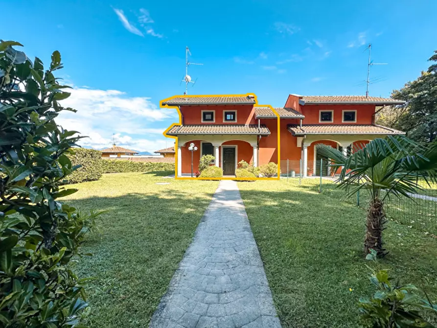 Immagine 22 di Villetta a schiera in vendita  in Via Tassera 7 a Stresa