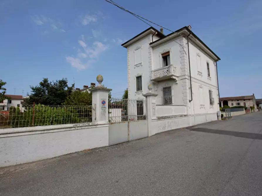 Immagine 2 di Villa in vendita  in Via San Sebastiano, 15 a Palazzolo Vercellese
