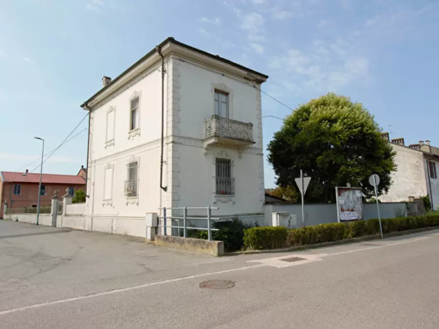 Immagine 5 di Villa in vendita  in Via San Sebastiano, 15 a Palazzolo Vercellese