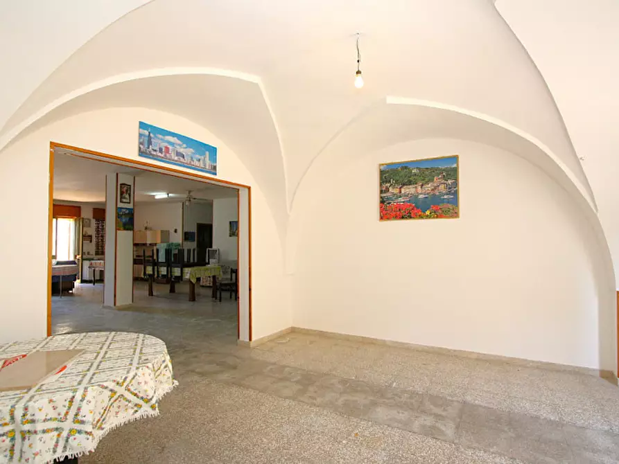 Immagine 4 di Casa bifamiliare in vendita  in Via Giacomo Leopardi a Sannicola