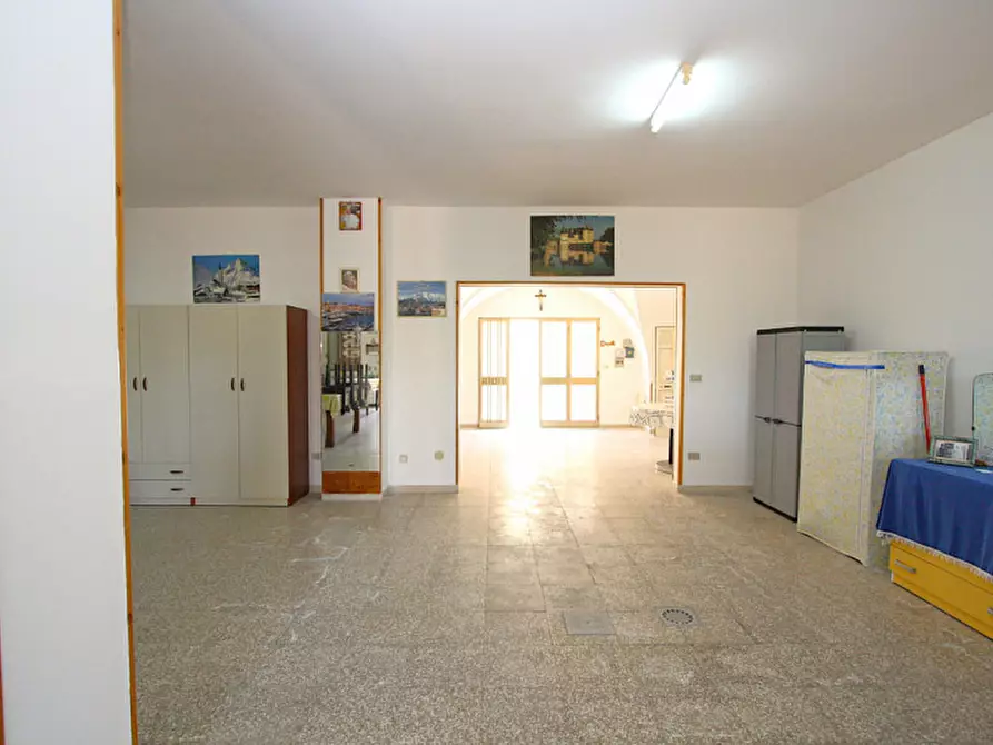 Immagine 10 di Casa bifamiliare in vendita  in Via Giacomo Leopardi a Sannicola