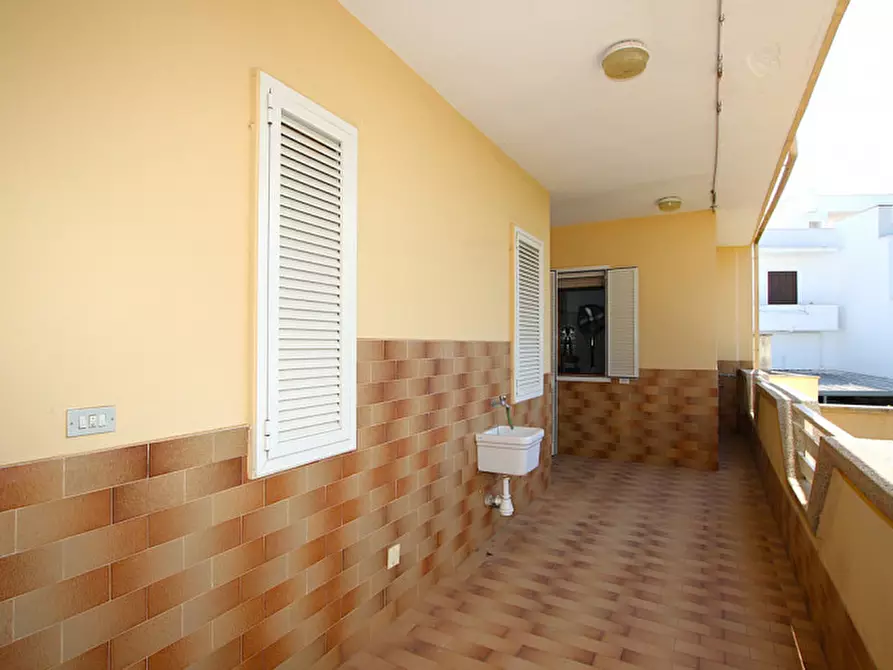 Immagine 11 di Casa bifamiliare in vendita  in Via Giacomo Leopardi a Sannicola