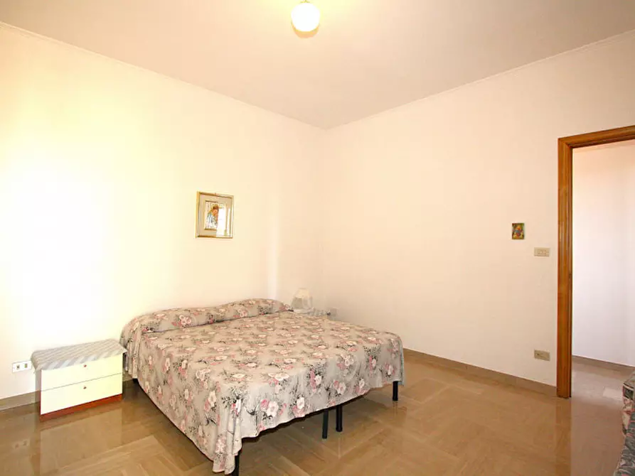 Immagine 28 di Casa bifamiliare in vendita  in Via Giacomo Leopardi a Sannicola