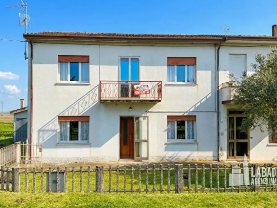 Immagine 3 di Casa bifamiliare in vendita  in Via Bentivoglio 241 a Giacciano Con Baruchella