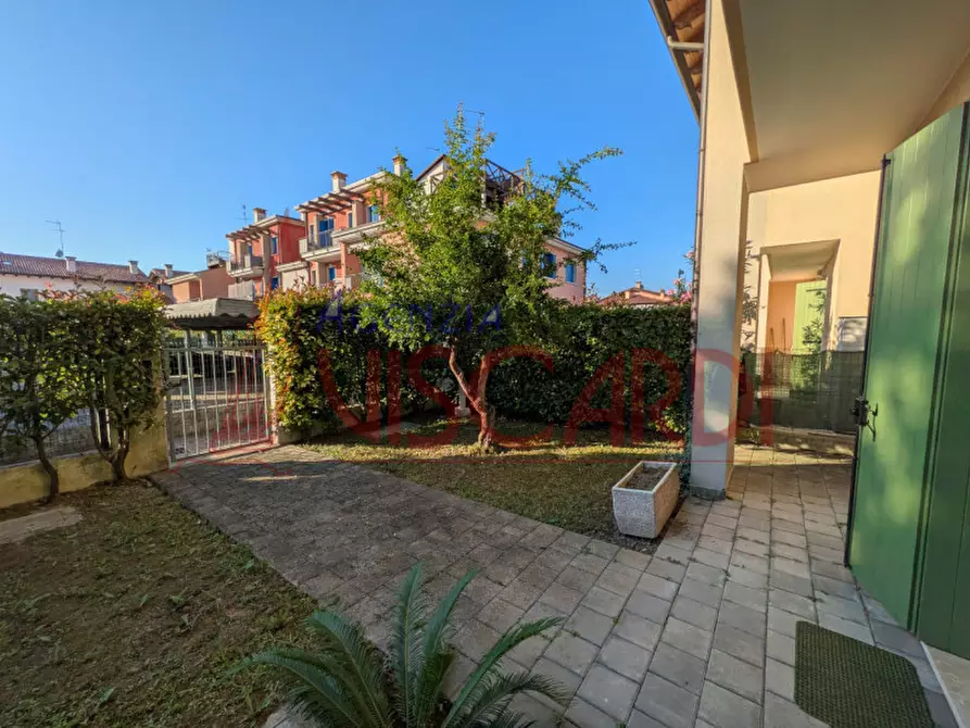 Immagine 30 di Villetta a schiera in vendita  in Via Dolomiti a Caorle