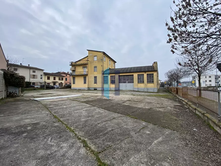 Immagine 4 di Casa indipendente in vendita  in Viale Montenero 12 a Orzinuovi