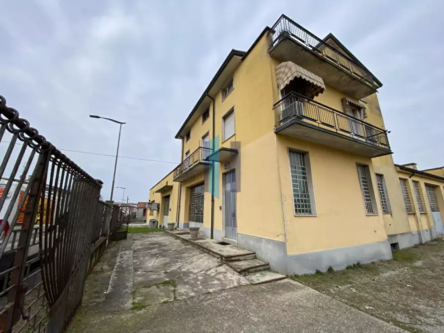 Immagine 5 di Casa indipendente in vendita  in Viale Montenero 12 a Orzinuovi