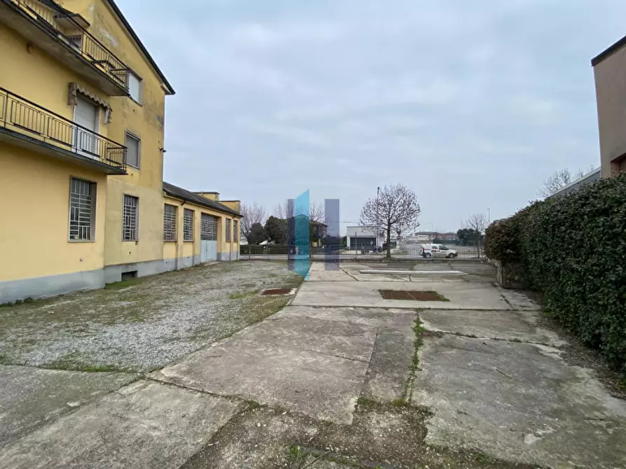 Immagine 10 di Casa indipendente in vendita  in Viale Montenero 12 a Orzinuovi