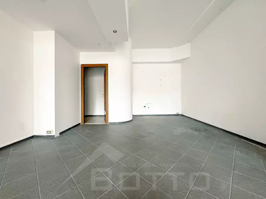 Immagine 8 di Appartamento in vendita  in piazza mazzini 82 a Borgomanero