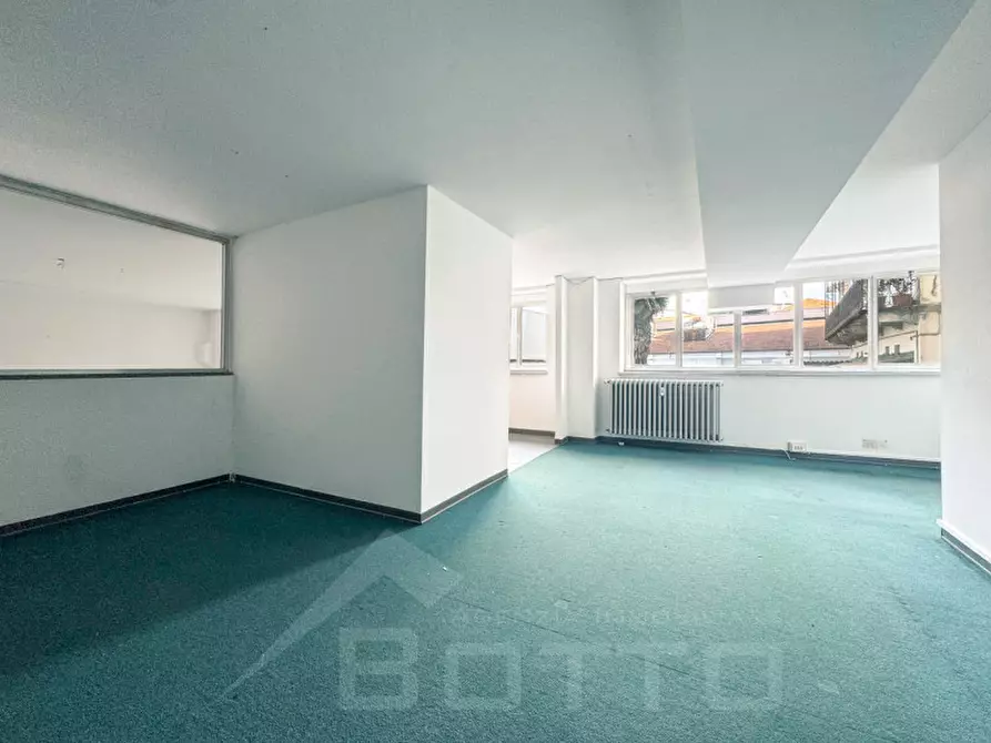 Immagine 12 di Appartamento in vendita  in piazza mazzini 82 a Borgomanero