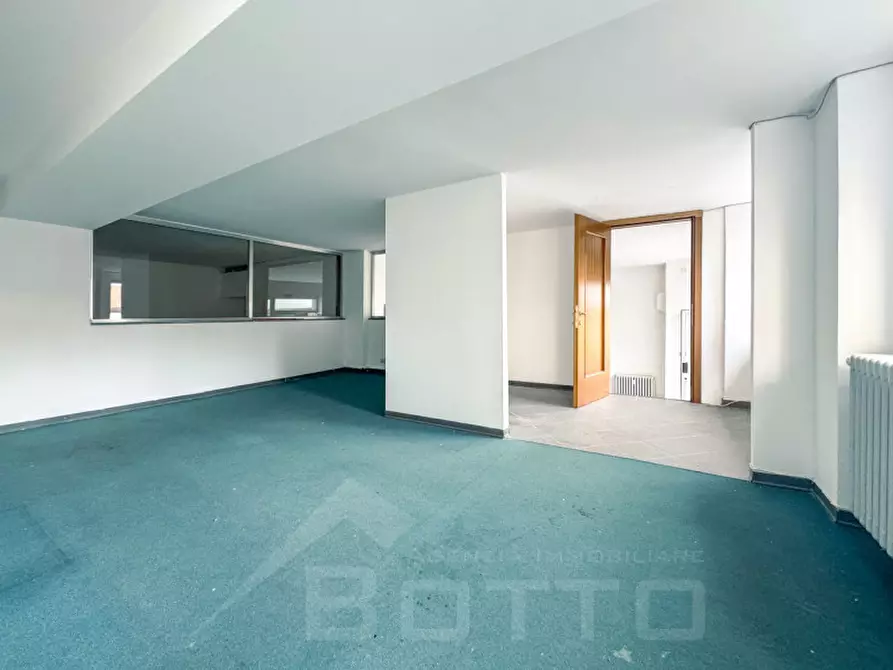 Immagine 13 di Appartamento in vendita  in piazza mazzini 82 a Borgomanero