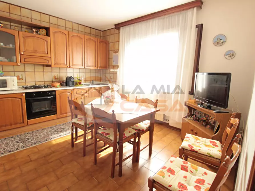 Immagine 2 di Casa bifamiliare in vendita  in Via Ardoneghe - Legnaro a Legnaro