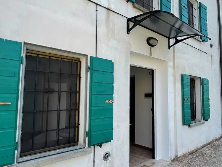 Immagine 13 di Villetta a schiera in vendita  a Motteggiana