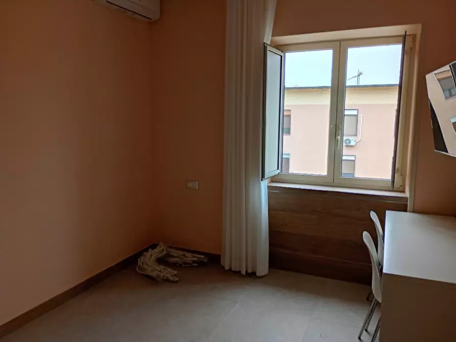 Immagine 14 di Camera in affitto  in Via sacco e vanzetti 2 a Napoli