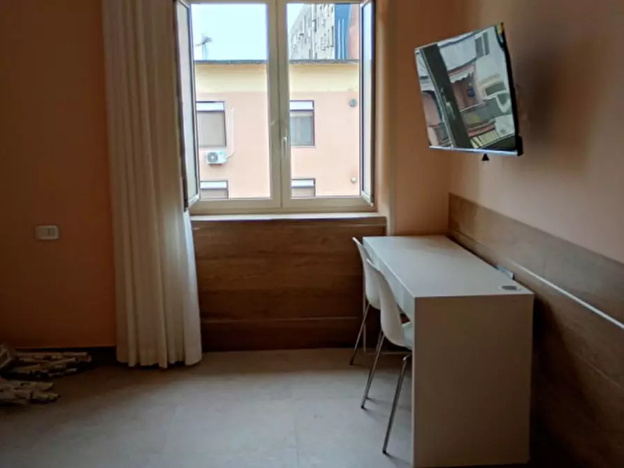 Immagine 15 di Camera in affitto  in Via sacco e vanzetti 2 a Napoli