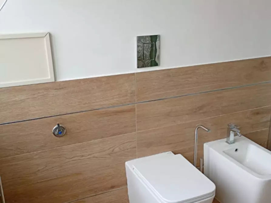 Immagine 17 di Camera in affitto  in Via sacco e vanzetti 2 a Napoli