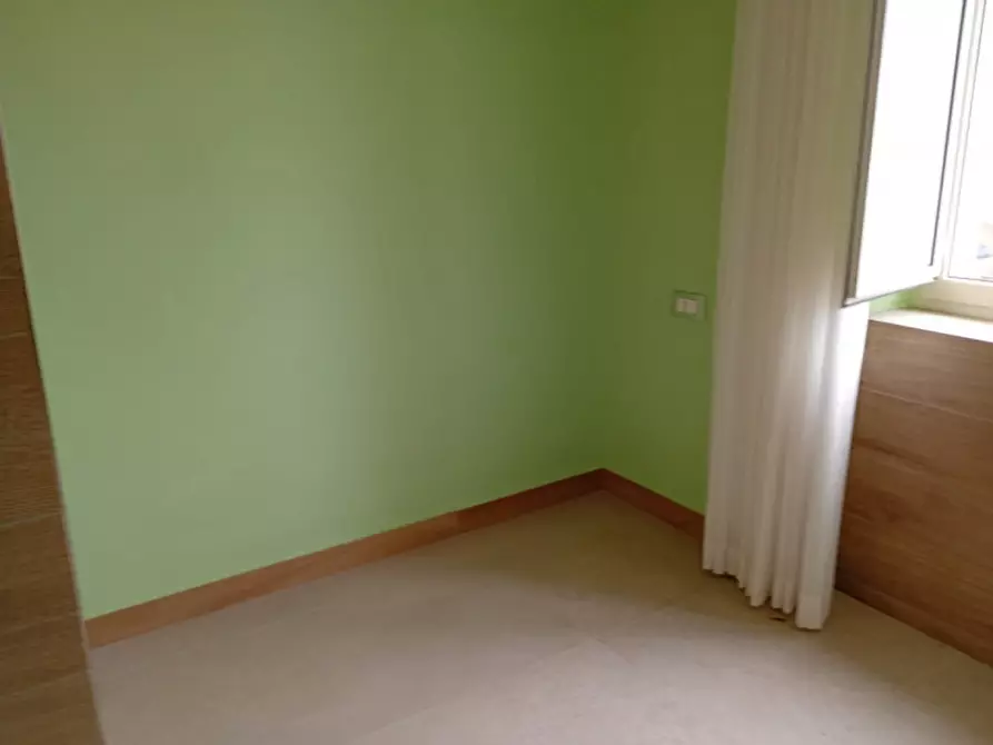 Immagine 25 di Camera in affitto  in Via sacco e vanzetti 2 a Napoli