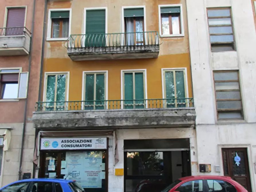 Immagine 1 di Negozio in vendita  in Via Giovanni Durando, 131 a Vicenza