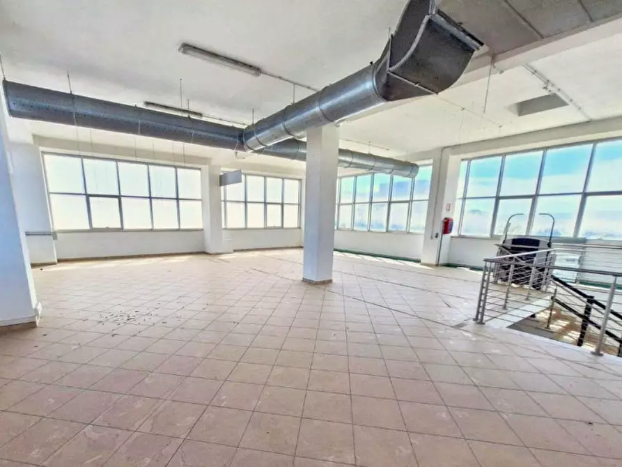 Immagine 3 di Negozio in vendita  in Via Norvegia, 88, 56021 Cascina PI, Italia a Cascina