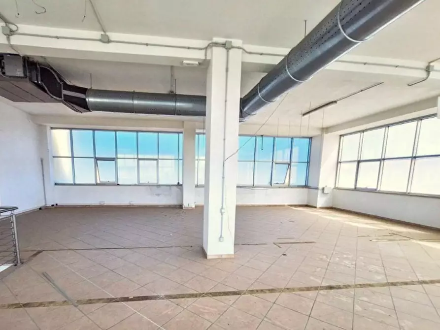 Immagine 7 di Negozio in vendita  in Via Norvegia, 88, 56021 Cascina PI, Italia a Cascina