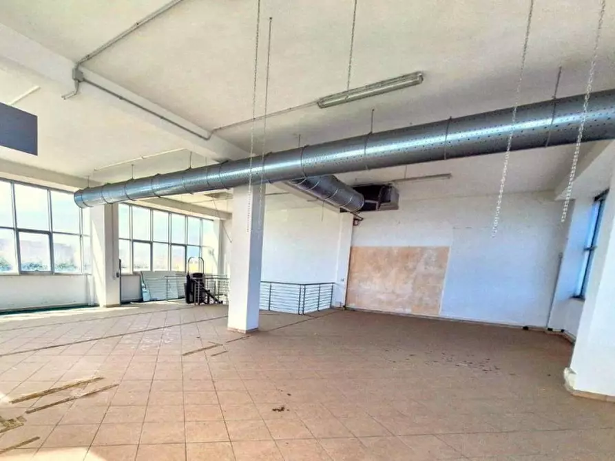 Immagine 10 di Negozio in vendita  in Via Norvegia, 88, 56021 Cascina PI, Italia a Cascina