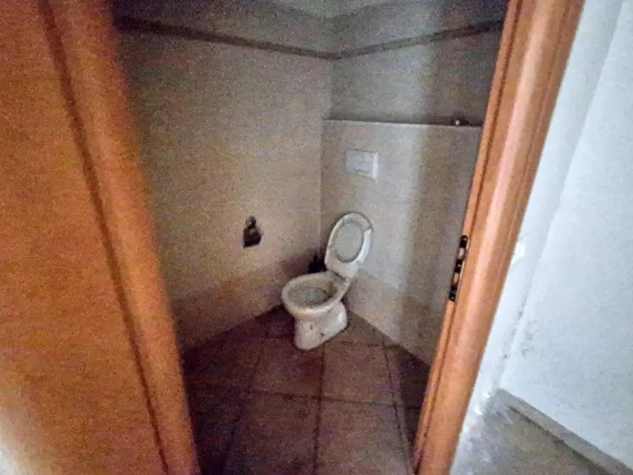 Immagine 12 di Negozio in vendita  in Via Norvegia, 88, 56021 Cascina PI, Italia a Cascina