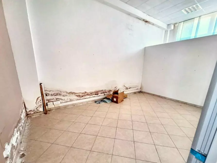 Immagine 7 di Negozio in vendita  in Via Norvegia, 86, 56021 Cascina PI, Italia a Cascina