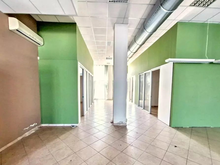 Immagine 11 di Negozio in vendita  in Via Norvegia, 86, 56021 Cascina PI, Italia a Cascina