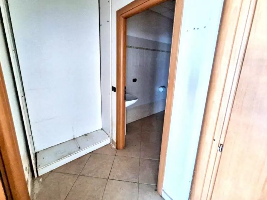 Immagine 12 di Negozio in vendita  in Via Norvegia, 86, 56021 Cascina PI, Italia a Cascina