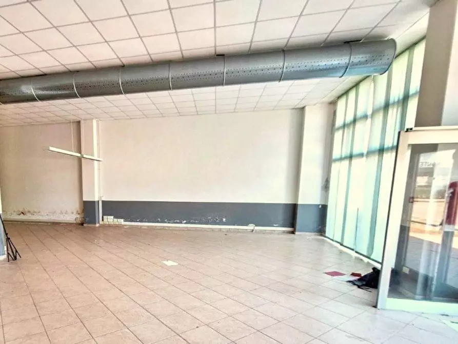 Immagine 13 di Negozio in vendita  in Via Norvegia, 86, 56021 Cascina PI, Italia a Cascina