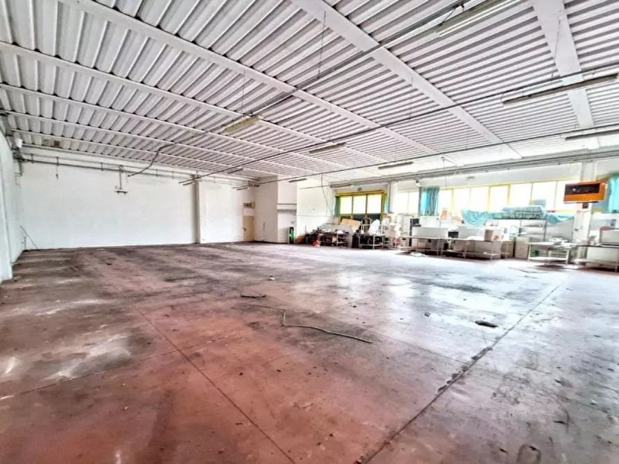 Immagine 2 di Magazzino in vendita  in Via Aldo Moro, 31, 56010 Vicopisano PI, Italia a Vicopisano