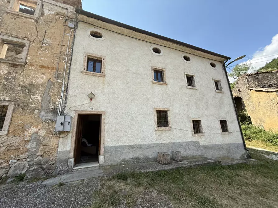 Immagine 1 di Rustico / casale in vendita  a Selva Di Progno