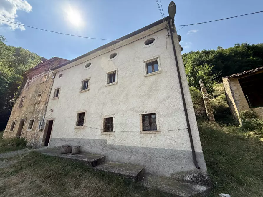 Immagine 2 di Rustico / casale in vendita  a Selva Di Progno