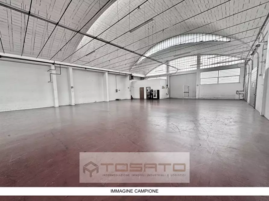 Immagine 2 di Capannone industriale in affitto  a Verona