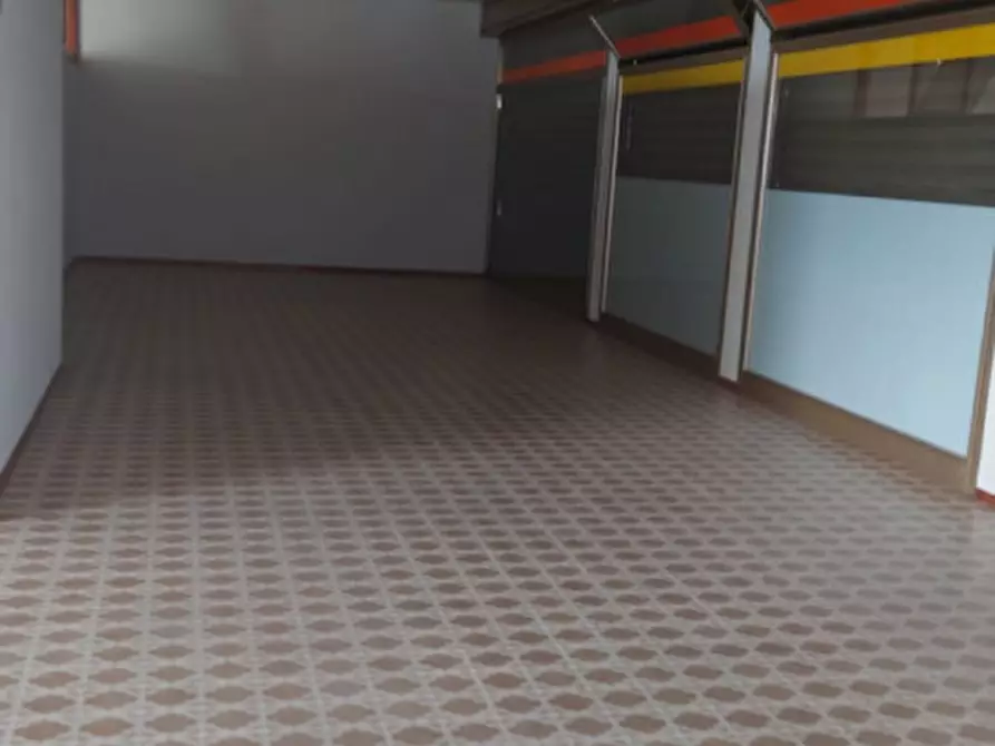 Immagine 5 di Negozio in vendita  in via colleghe, 4 a Vajont