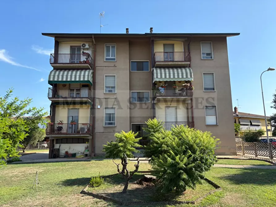 Immagine 2 di Appartamento in vendita  in via Antonio Gramsci n° 1 a Sannazzaro De' Burgondi