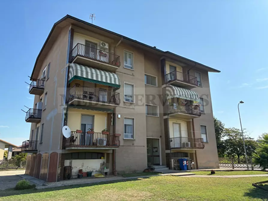 Immagine 3 di Appartamento in vendita  in via Antonio Gramsci n° 1 a Sannazzaro De' Burgondi