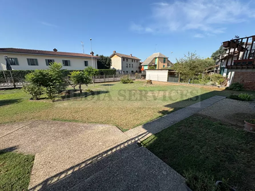 Immagine 19 di Appartamento in vendita  in via Antonio Gramsci n° 1 a Sannazzaro De' Burgondi