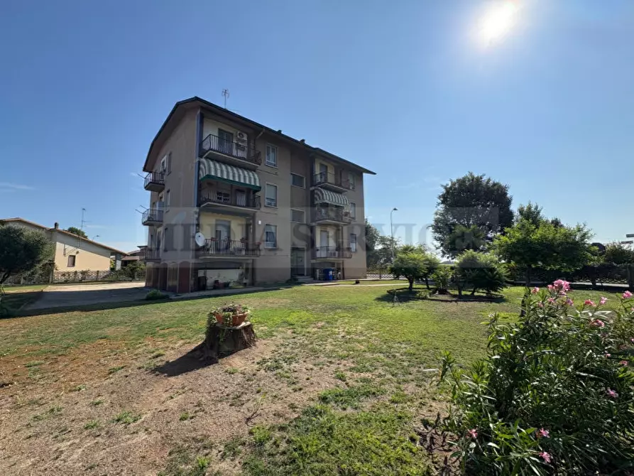 Immagine 23 di Appartamento in vendita  in via Antonio Gramsci n° 1 a Sannazzaro De' Burgondi